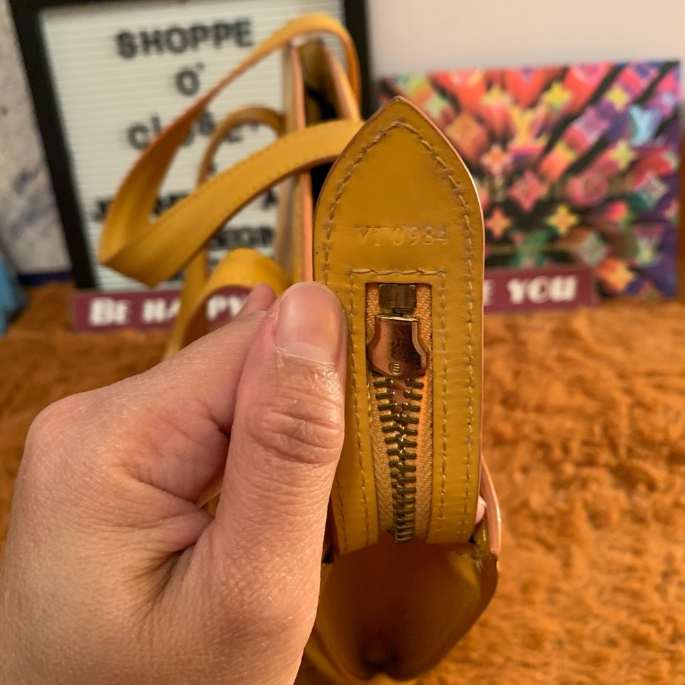 💯 Authentic LV Yellow Epi Leather St Jacques - Picture 11 of 16